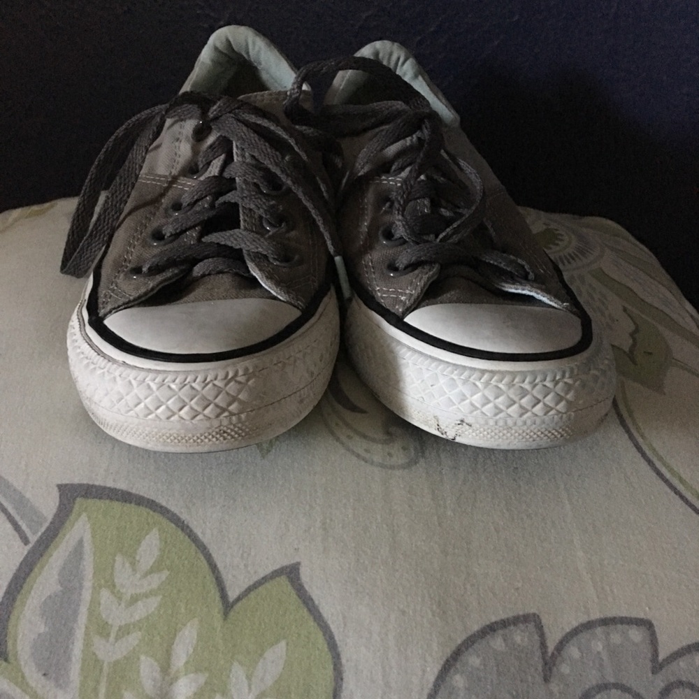 Ladies Converse - Picture 3 of 6